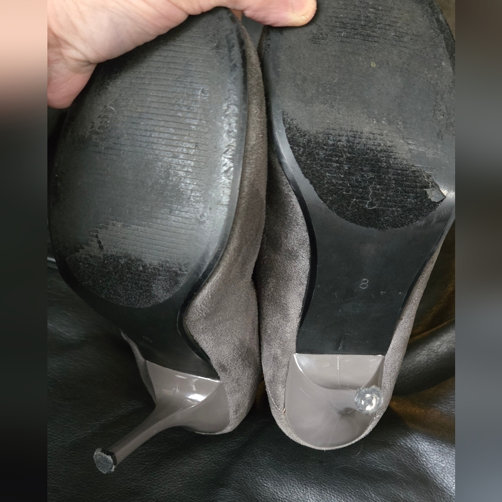 Bebe Women's Gray Suede vintage Ankle Boots sz8 - Picture 6 of 8